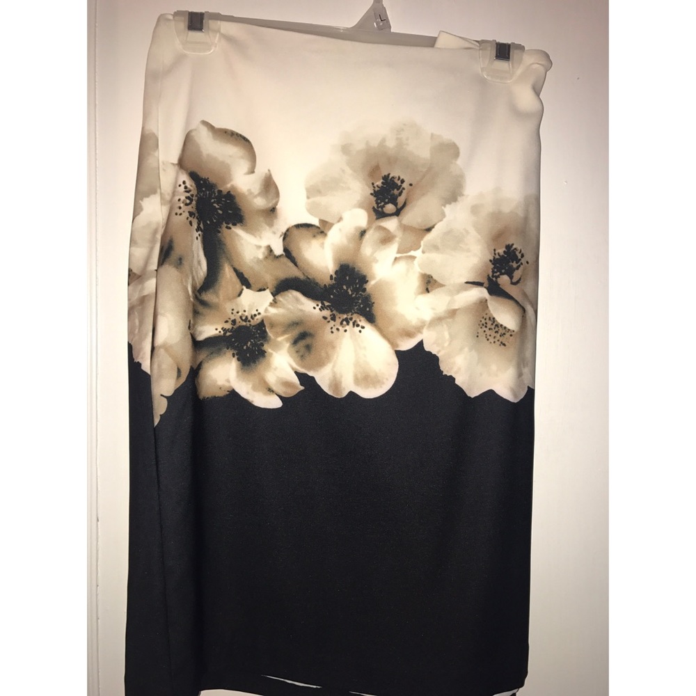Black & Cream floral pencil skirt.